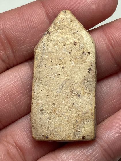 พระยืนเนื้อผงห้าเหลี่ยม รูปที่ 2