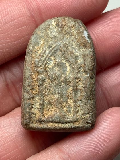 พระยืนซุ้มประตูเนื้อผง