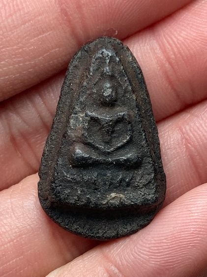 พระปางสมาธินั่งฐานบัวเนื้อผง