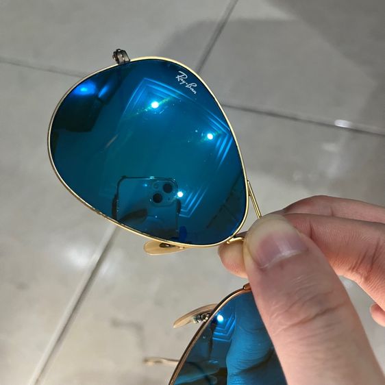 แว่นกันแดด Ray-Ban Aviator เลนส์ปรอทสีฟ้า รูปที่ 10