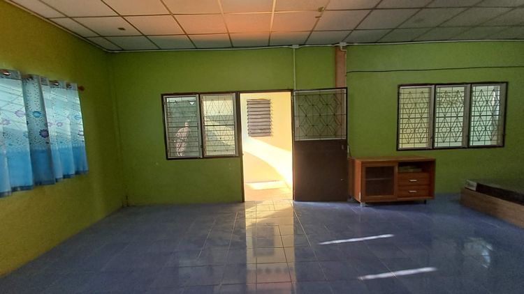 อื่นๆ มีบางส่วน สร้างเสร็จก่อน 2010 บ้าน 2 หลังบางน้ำเปรี้ยวให้เช่ารายเดือนราคาเพียง 5,000 บาทต่อเดือน  รูปที่ 4