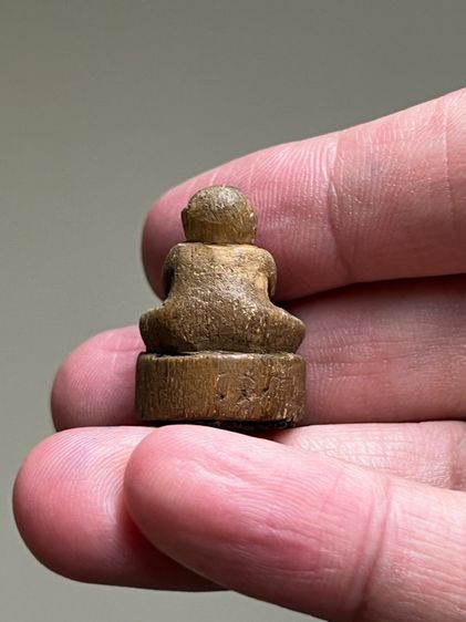 พระปิดตาไม้แกะเก่า รูปที่ 2