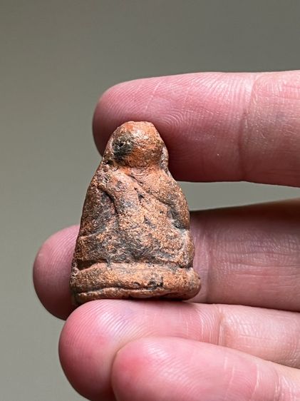 หลวงพ่อเงินเนื้อดิน รูปที่ 2