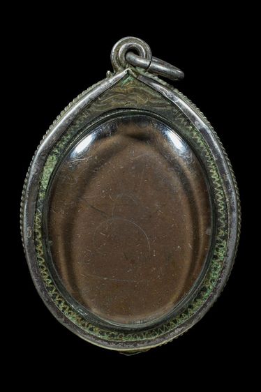 หลวงปู่ไข่เลี่ยมกรอบเงินกันน้ำ รูปที่ 2