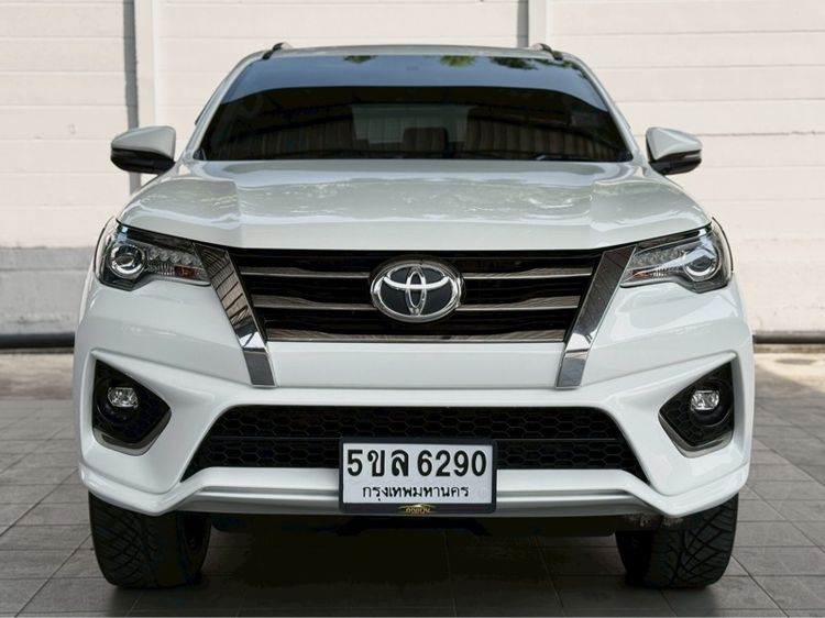 Toyota Fortuner 2018 2.8 V TRD Sportivo 4WD Utility-car เบนซิน ไม่ติดแก๊ส เกียร์อัตโนมัติ ขาว รูปที่ 1