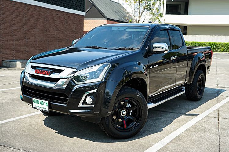 รถ Isuzu D-MAX 1.9 Hi-Lander Stealth Z Prestige สี ดำ