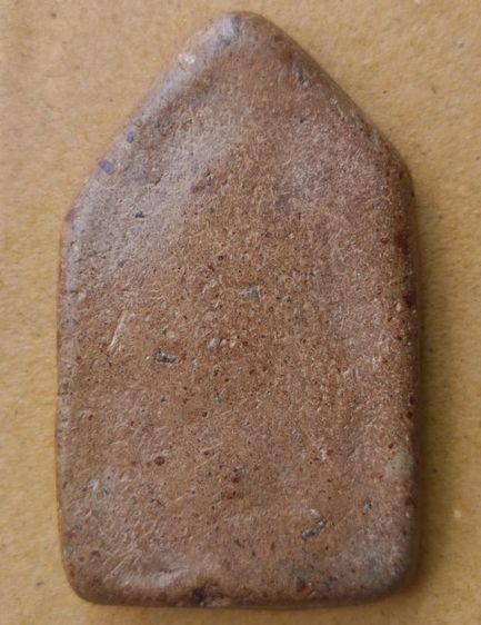 พระกรุขุนแผนไข่ผ่าซีกเนื้อดินอยุธยาค่ะ รูปที่ 4