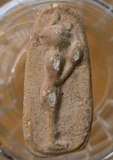 พระเกจิเนื้อผมพิมพิมพ์นางกวักเนื้อเก่าค่ะ