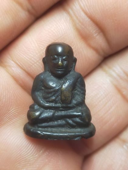 พระรูปหล่อหลวงพ่อเงินวัดบางคลานเก่า