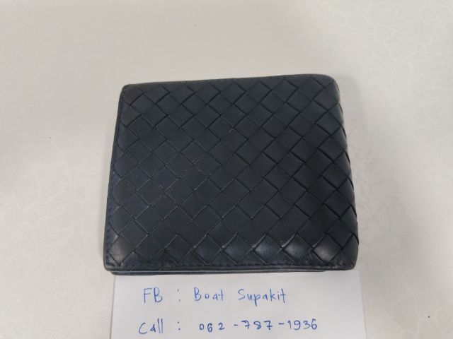 ไม่ระบุ น้ำเงิน หนังแท้ อื่นๆ กระเป๋าสตางค์ผู้ชาย Bottega Veneta ของแท้ 💯
Made in Italy 🇮🇹
รุ่น 8 Card สีกรมท่า (Navy Blue)
หนังลูกวัวแท้ นุ่ม เรียบหรู
ดีไซน์คลาสสิก 