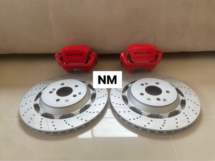ขายเบรคหลังamg63 มีของพร้อมติดตั้ง