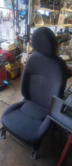 เบาะรถยนต์