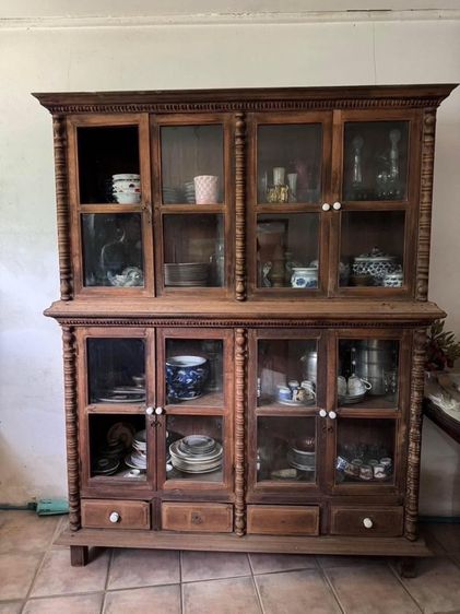 รับซื้อตู้ไม้สักเก่าโบราณ