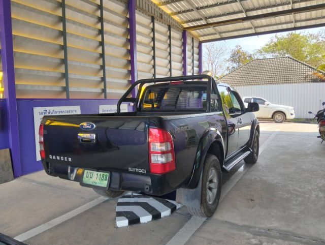 รถ Ford Ranger 2.5 XL สี ดำ