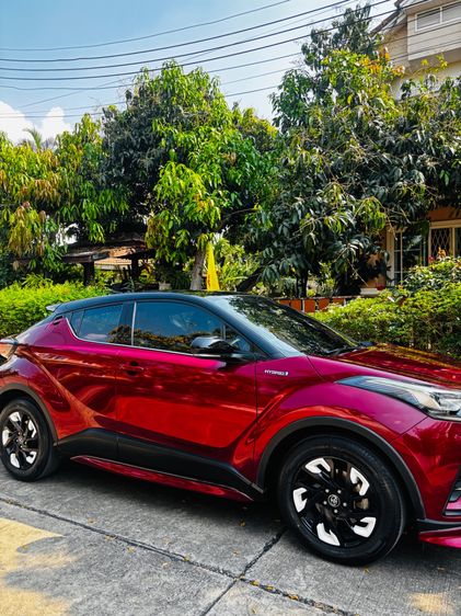 Toyota C-HR 2018 1.8 HV Hi Sedan ไฮบริด ไม่ติดแก๊ส เกียร์อัตโนมัติ แดง