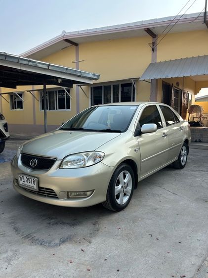 Toyota Vios 2004 1.5 E Ivory Sedan เบนซิน ไม่ติดแก๊ส เกียร์ธรรมดา ทอง รูปที่ 3