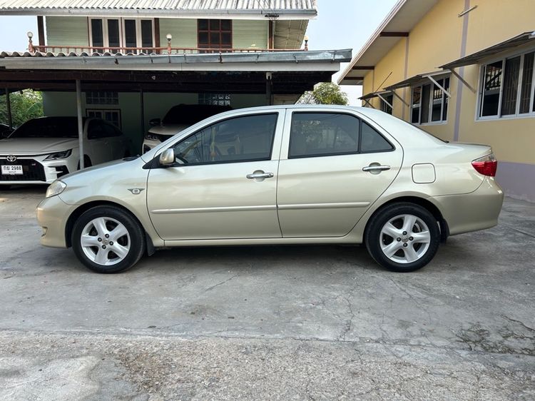 Toyota Vios 2004 1.5 E Ivory Sedan เบนซิน ไม่ติดแก๊ส เกียร์ธรรมดา ทอง รูปที่ 4