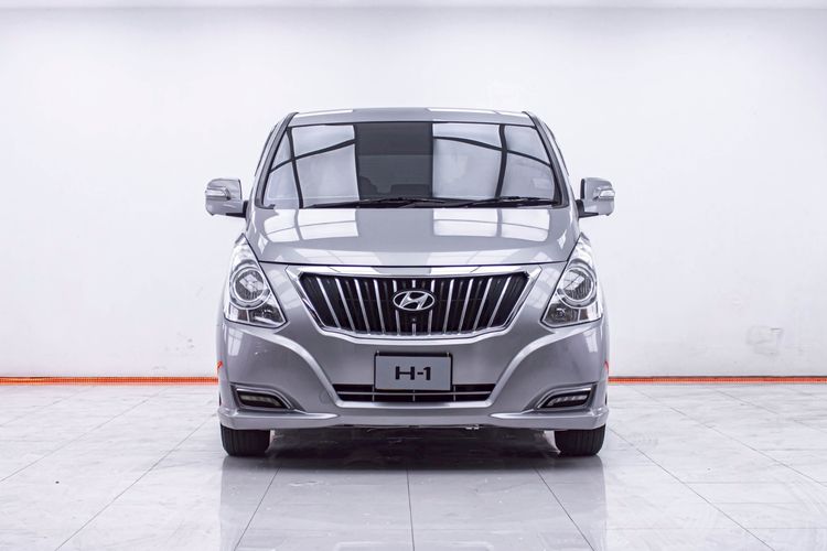 Hyundai H-1  2016 2.5 Deluxe Utility-car ดีเซล ไม่ติดแก๊ส เกียร์อัตโนมัติ เทา รูปที่ 4