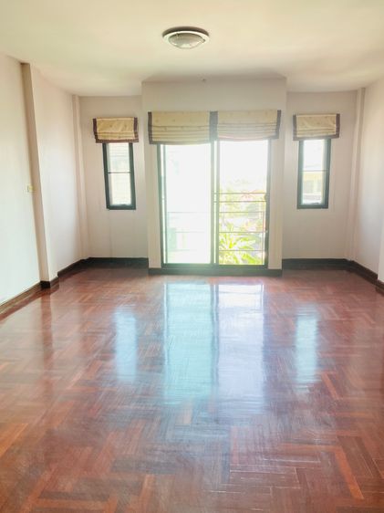 อื่นๆ มีบางส่วน สร้างเสร็จก่อน 2010 ขายทาวน์เฮาส์3 ชั้น ุนนสุขุมวิท77 อ่อนนุชซอย 25 ใจกลางเมือง รูปที่ 2