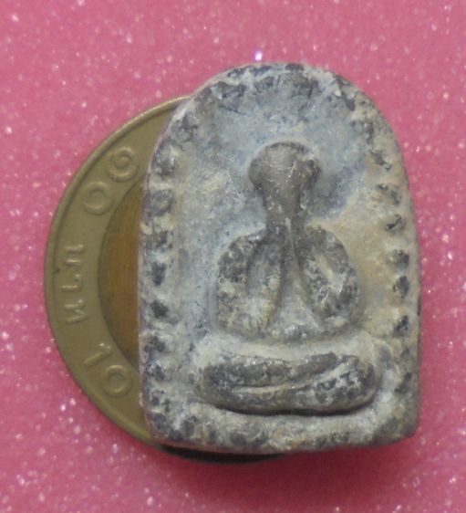 พระปิดตา เนื้อผง ไม่ทราบที่ รูปที่ 3