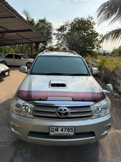 รถ Toyota Fortuner 3.0 V 4WD สี เทา