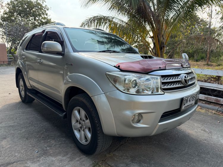 Toyota Fortuner 2010 3.0 V 4WD Utility-car ดีเซล เกียร์อัตโนมัติ เทา รูปที่ 2