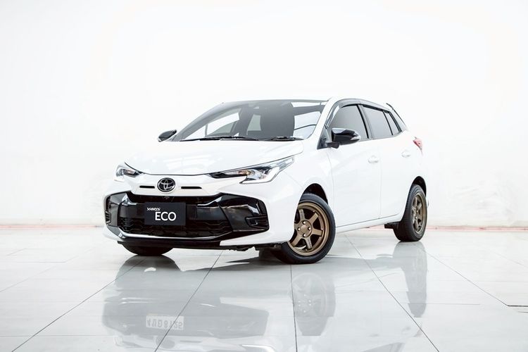 TOYOTA YARIS ECO 1.2 PREMIUM S 5DR AT 2023 ออกรถ 0 บาท   รหัสรถ 2B313   