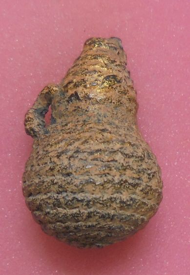 น้ำเต้ากันไฟ ถักเชือกด้าย ปิดทอง ไม่ทราบที่