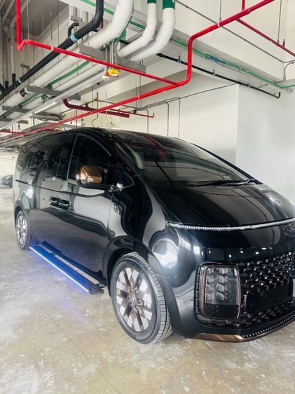Hyundai Staria 2023 PREMIUM 2.2 Van ดีเซล ไม่ติดแก๊ส เกียร์อัตโนมัติ ดำ รูปที่ 2