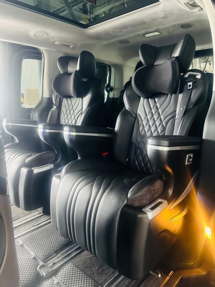 Hyundai Staria 2023 PREMIUM 2.2 Van ดีเซล ไม่ติดแก๊ส เกียร์อัตโนมัติ ดำ รูปที่ 4