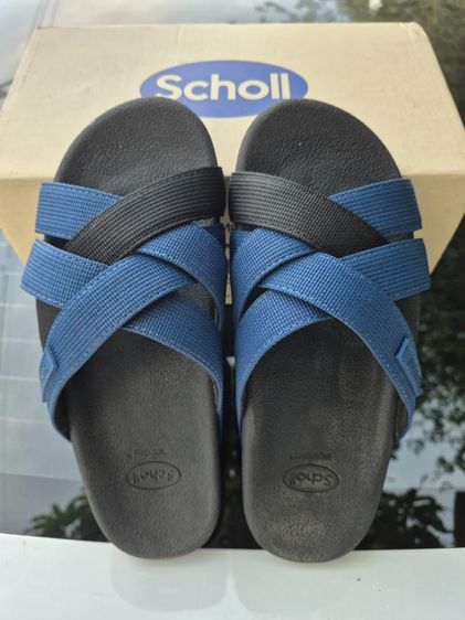 รองเท้า scoll