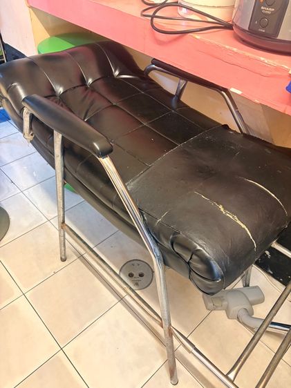 เก้าอี้ปรับระดับและเตียงสระผม