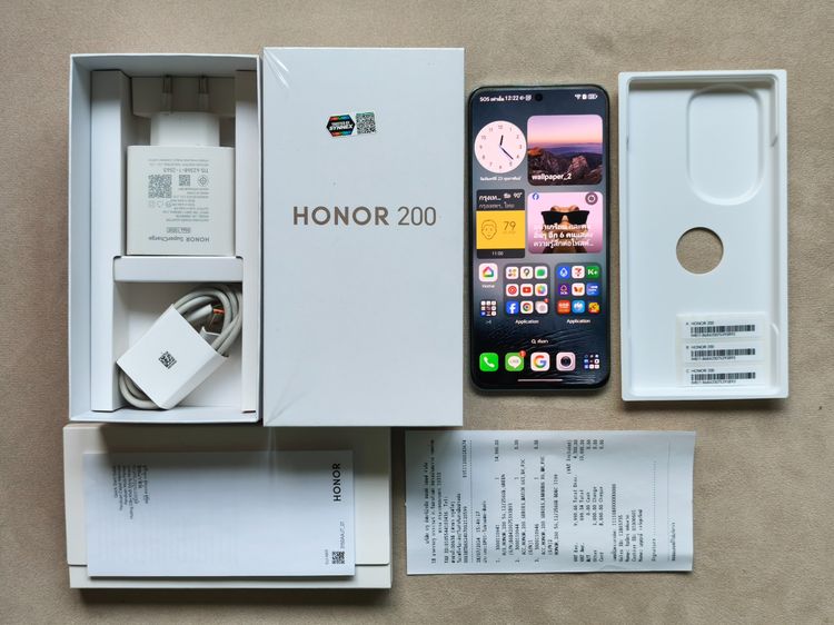 ขาย Honor 200 เครื่องศูนย์ สภาพดีมาก สวยยกกล่อง สินค้าใช้มามือหนึ่งมือเดียว จัดศูนย์ true store มีใบเสร็จพร้อม อุปกรณ์ครบยกกล่องการใช้งานปกต