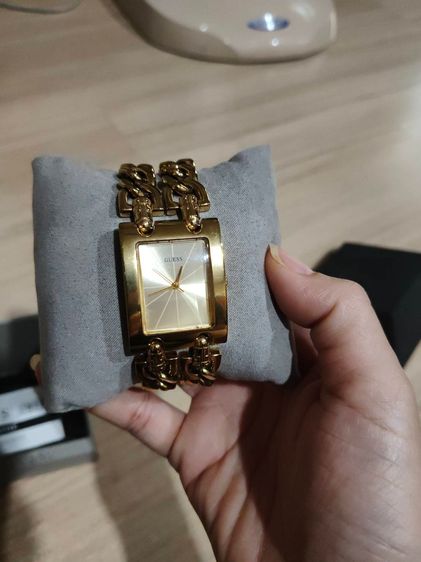 นาฬิกา GUESS เลทสีทอง รูปที่ 5