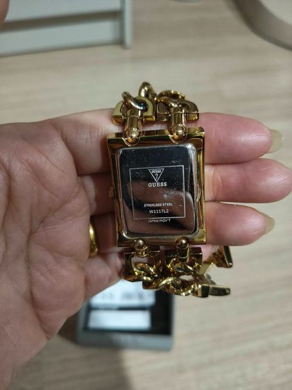 นาฬิกา GUESS เลทสีทอง รูปที่ 8
