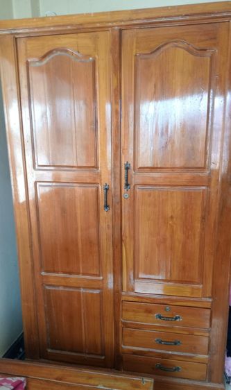 ขายตู้ใส่เสื้อผ้าไม้สัก 