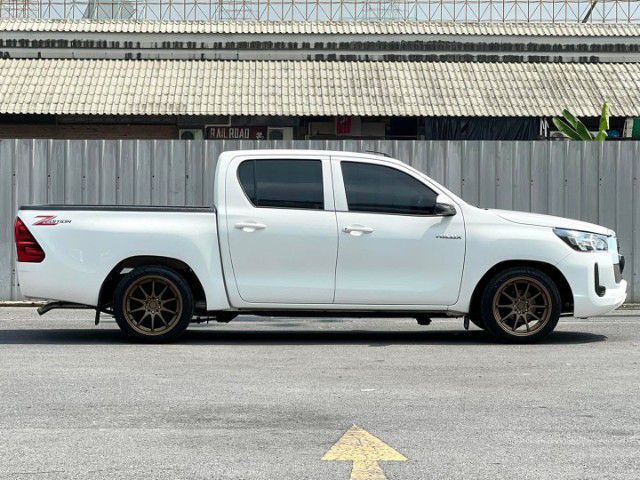 Toyota Hilux Revo 2021 Smart Cab 2.4 Entry Z Edition Pickup ดีเซล ไม่ติดแก๊ส เกียร์ธรรมดา ขาว รูปที่ 4