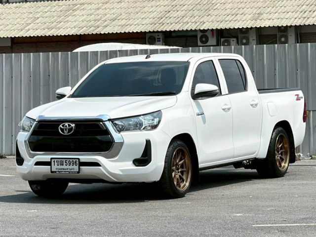 รถ Toyota Hilux Revo Smart Cab 2.4 Entry Z Edition สี ขาว