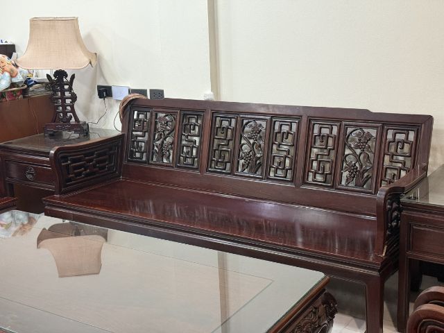 ด่วน 🗃ชุดรับแขก 10 ชิ้นพร้อมโคมไฟ พร้อมขาย ม้านั่งยาว1,เก้าอี้ 4,โต๊ะกลาง 1,โต๊ะวางโคม2,โต๊ะข้าง2 สภาพสวย  รูปที่ 2