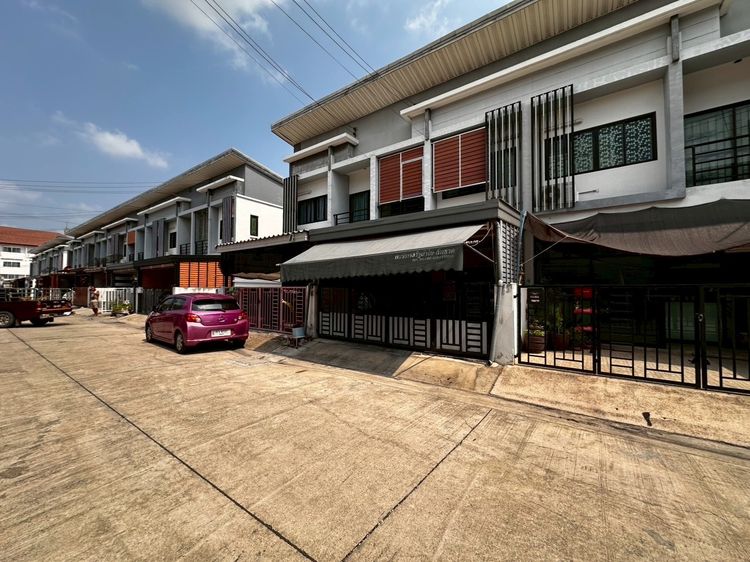 ทาวน์โฮม 2 ชั้น 20.60 ตร.วา อำเภอเมืองปทุมธานี เจ้าของขายเอง