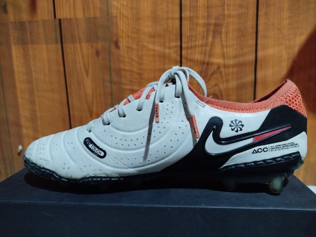 รองเท้าสตั๊ดมือ2

Nike Tiempo Legend 10 Elite AG ตัวท็อป

ไซด์ 42.5 หรือ 270  รูปที่ 11