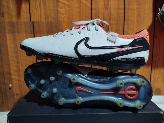 รองเท้าสตั๊ดมือ2

Nike Tiempo Legend 10 Elite AG ตัวท็อป

ไซด์ 42.5 หรือ 270 