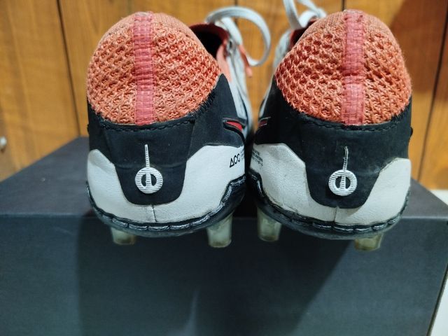 รองเท้าสตั๊ดมือ2

Nike Tiempo Legend 10 Elite AG ตัวท็อป

ไซด์ 42.5 หรือ 270  รูปที่ 14