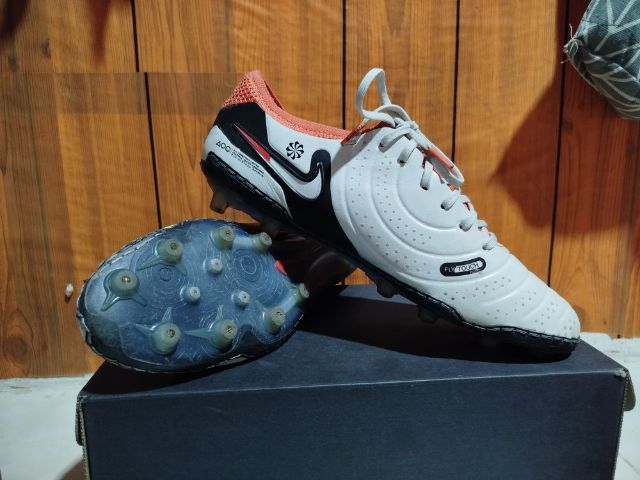 รองเท้าสตั๊ดมือ2

Nike Tiempo Legend 10 Elite AG ตัวท็อป

ไซด์ 42.5 หรือ 270  รูปที่ 3