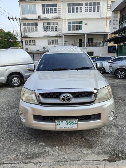 รถ Toyota Hilux Vigo 2.7 Smart Cab J สี บรอนซ์เงิน