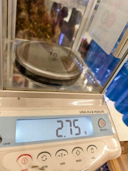 📌งานเก่าโบราณ ตัวเรือนทองแท้ 9K พลอยแท้ไพลินนิหร่า💙 ประดับเพชรแท้ 💎 นน. 2.75 กรัม ไซส์ 50-51  รูปที่ 6