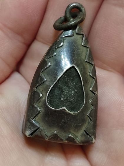 หลวงปู่ทวดเนื้อว่านเลี่ยมกระเช้าเงิน รูปที่ 2