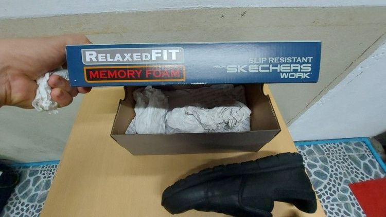 รองเท้า รองเท้ามือสองสภาพใหม่ดั่งภาพ สอบถามได้ครับไม่ต้องเกรงใจ เน้นโทรสอบถาม ไม่สะดวกพิมพ์ รูปที่ 18