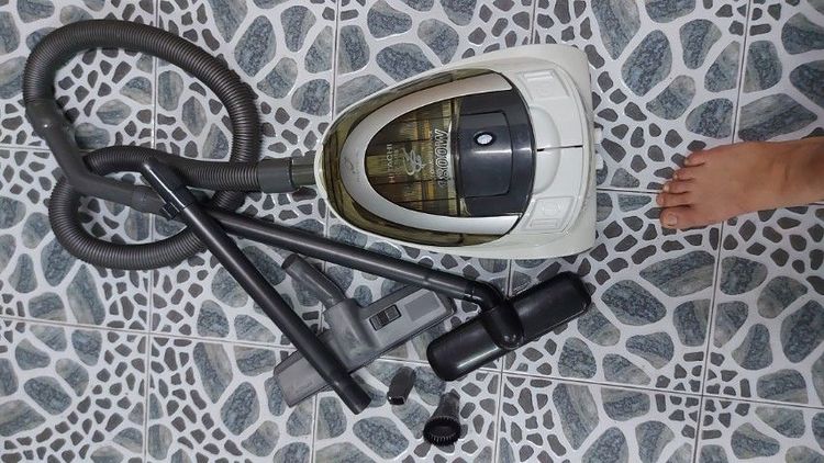 เครื่องดูดฝุ่น(เสียเปิดไม่ติด)