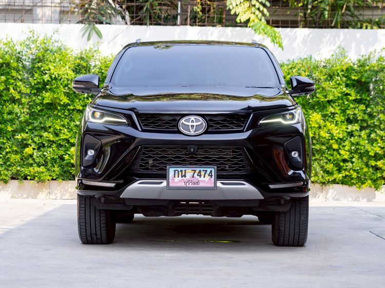 Toyota Fortuner 2024 2.4 Leader V Utility-car ดีเซล ไม่ติดแก๊ส เกียร์อัตโนมัติ ดำ รูปที่ 2